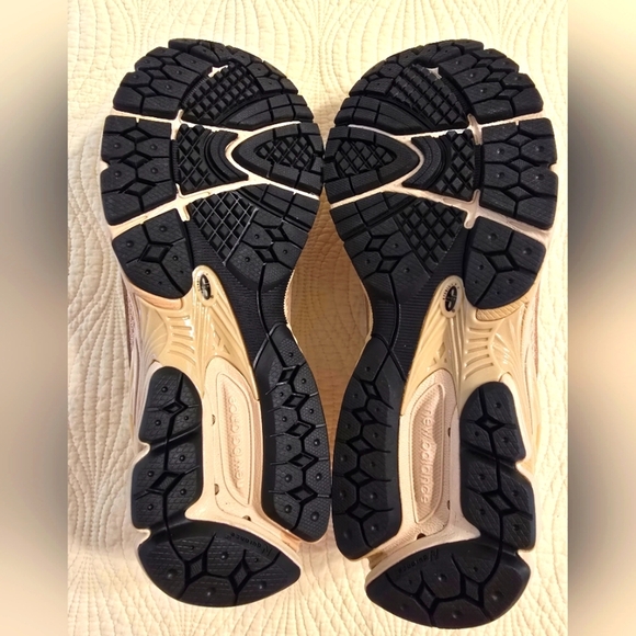 NIB New Balance 1906L Sneaker Loafer In Beige Ladies 7, Mens 5.5 - Picture 15 of 16